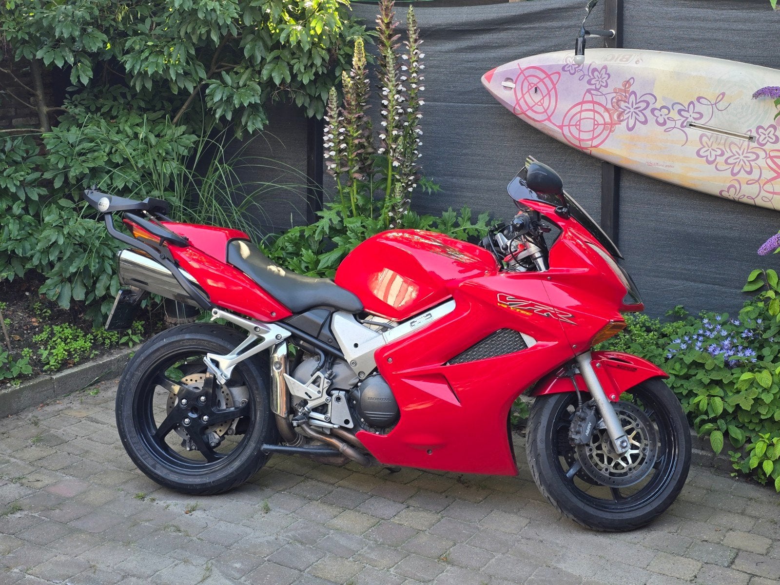 Honda VFR 800 VTEC '02 klaar voor vakantie, Motoren, Handvatverwarming, 782 cc, 4 cilinders, Motorrijbewijs A
