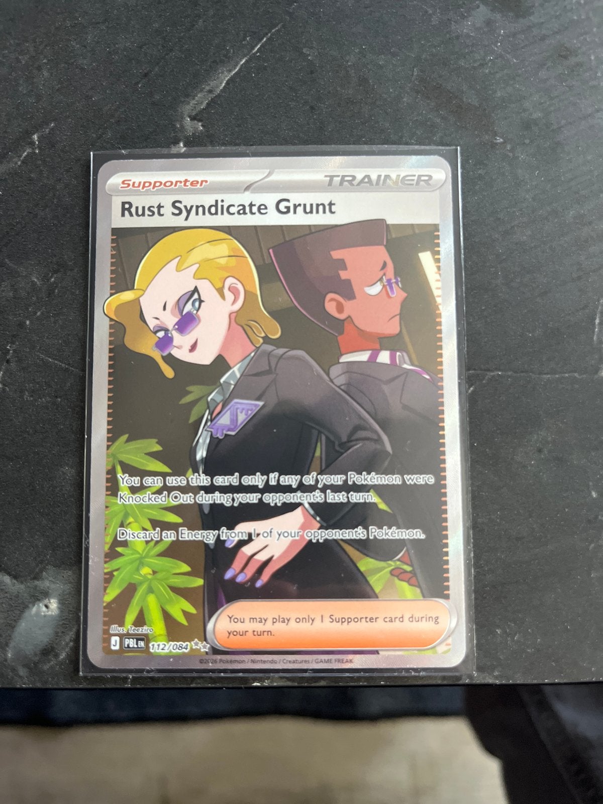 Pokemon Kaart: Rust Syndicate Grunt  pitch black, Ophalen of Verzenden, Zo goed als nieuw, Losse kaart, Foil