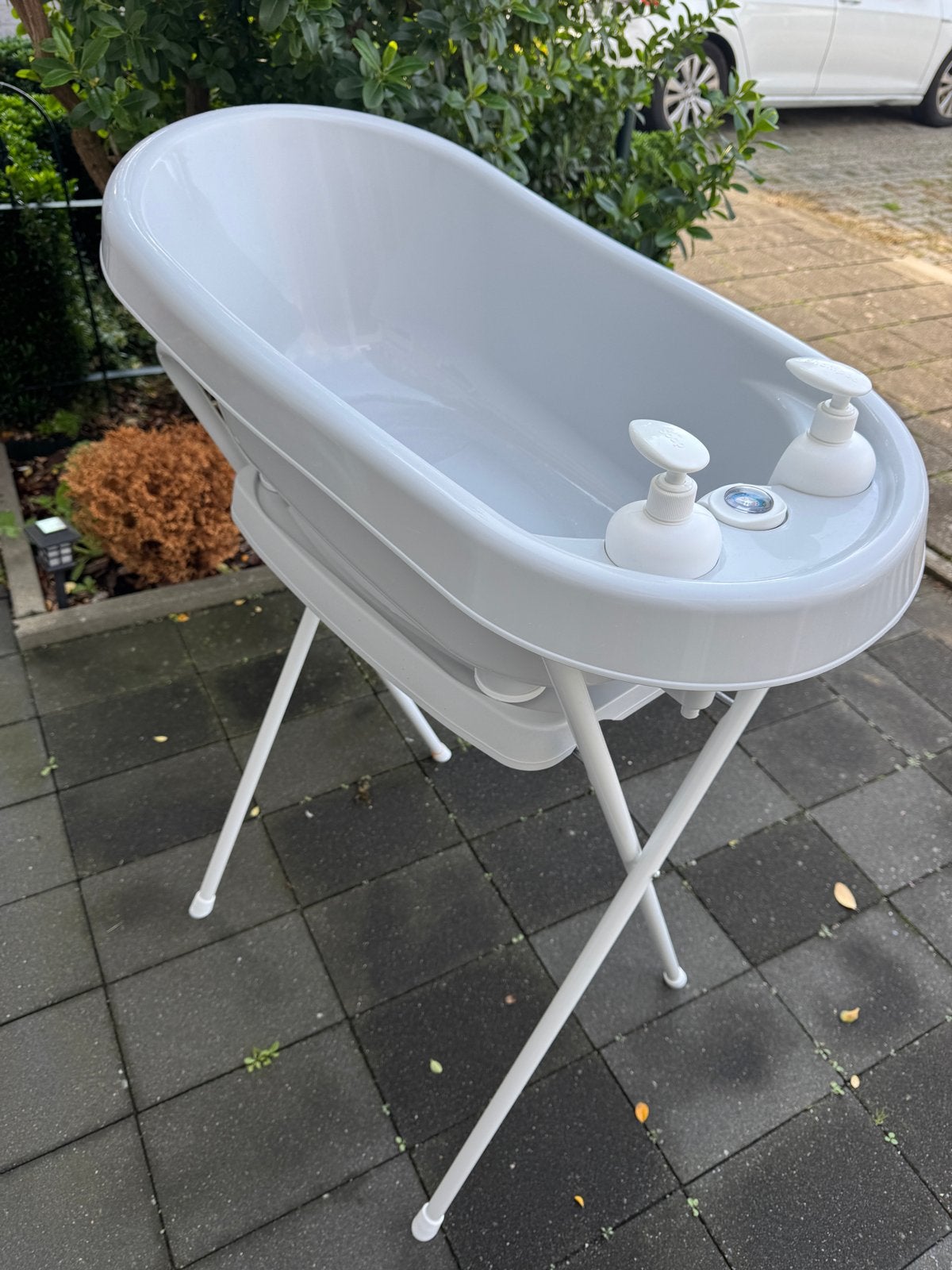 Bébé-jou babybadje met standaard en accessoires, Ophalen, Zo goed als nieuw, Badje, Bébé-jou