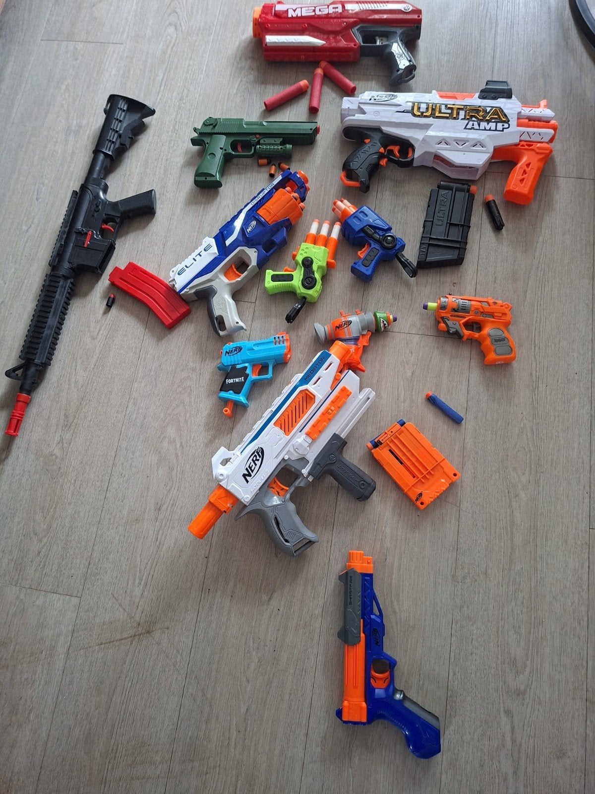Gratis af te halen: Speelgoedpakket (Nerf, auto, knuffels), Ophalen, Gebruikt, Jongen of Meisje