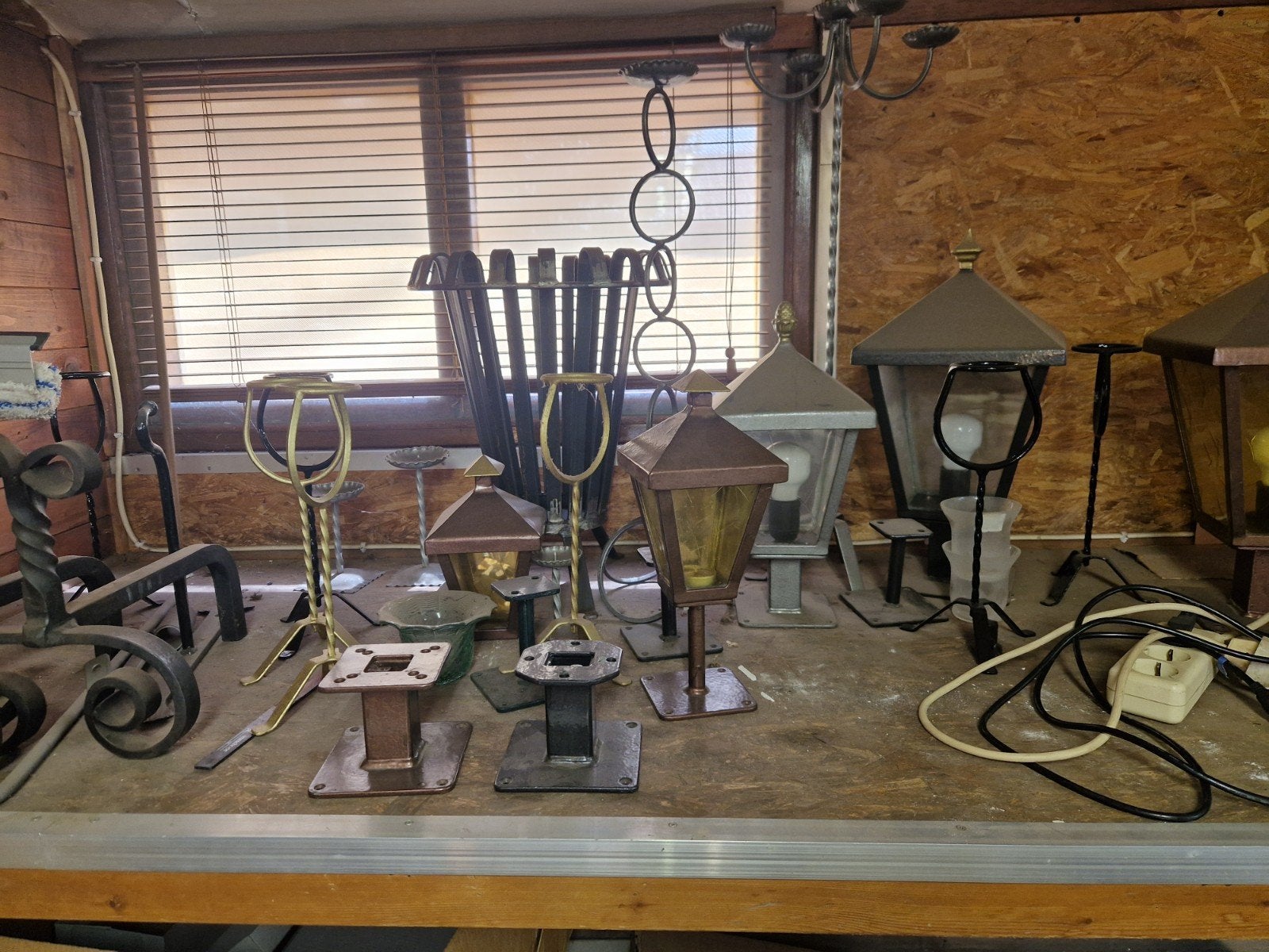 Handgemaakte metalen producten voor thuis of in de tuin, Ophalen
