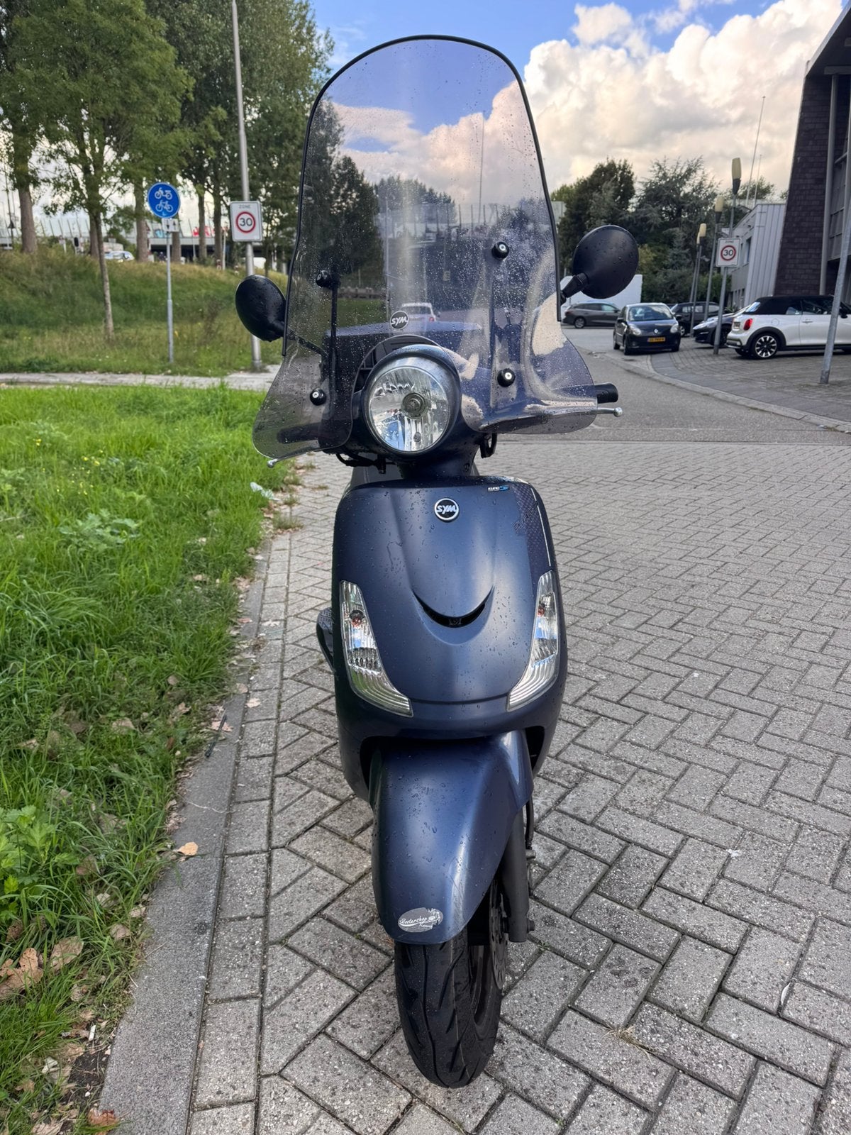 Sym Fiddle 2 met koffer!, Fietsen en Brommers, Ophalen, Zo goed als nieuw, Benzine, Fiddle