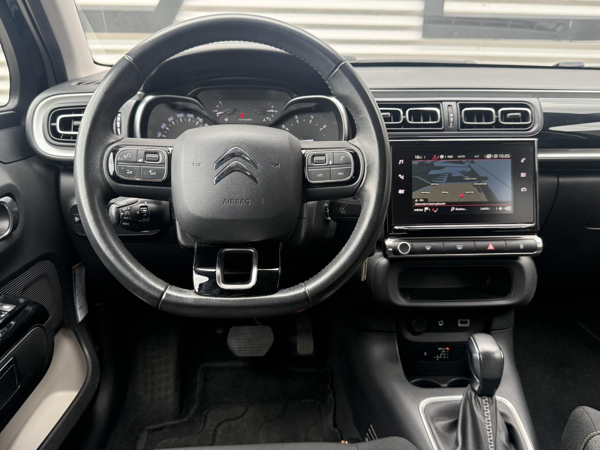 Citroen C3 1.2 PureTech S&S Shine 2e Eigenaar|Navi|Pano|Came, Gebruikt, Euro 6, 1199 cc, 450 kg