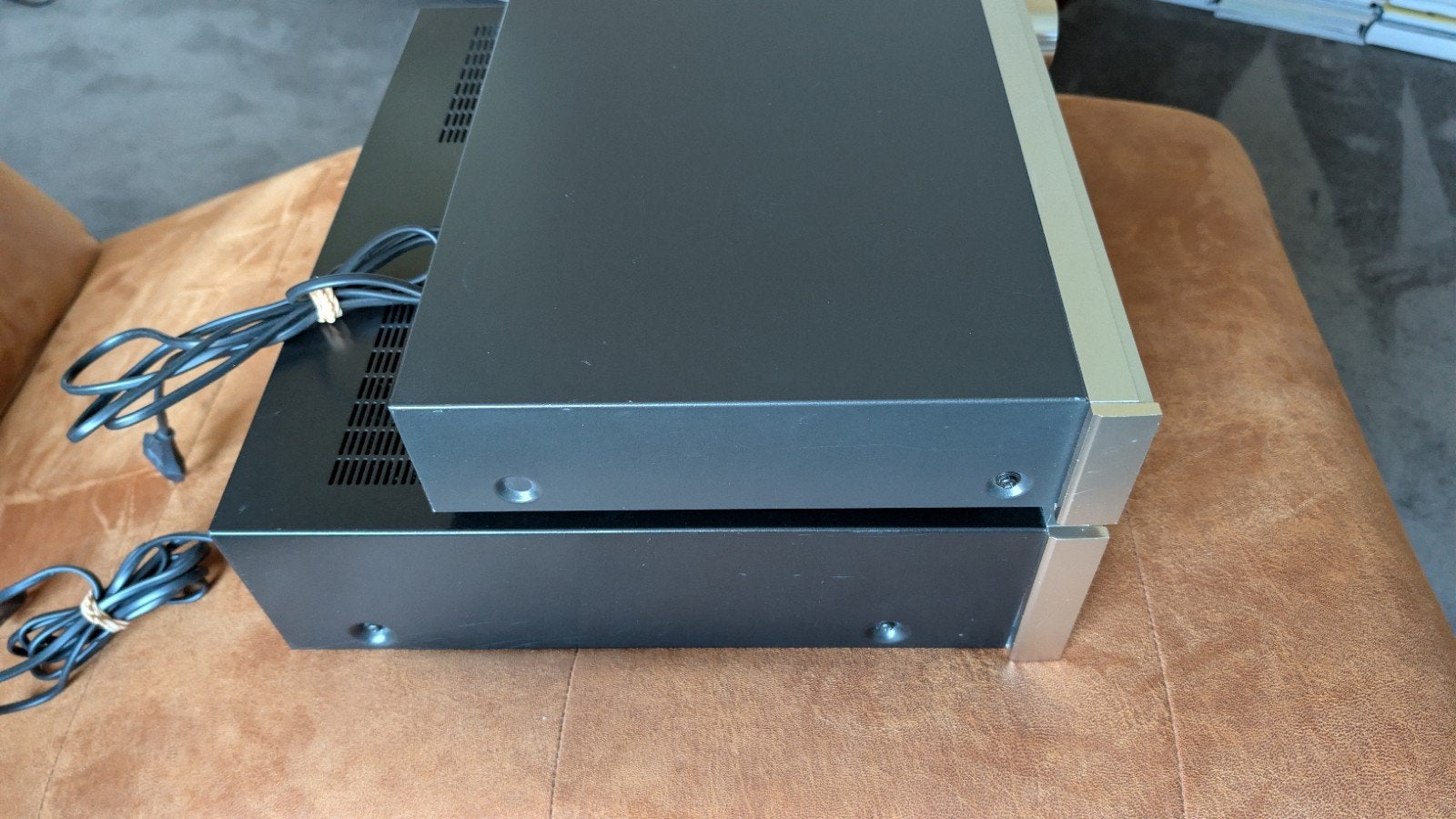 Foto 5 van Luxman C-02 Voorversterker en M-02 Eindversterker Set