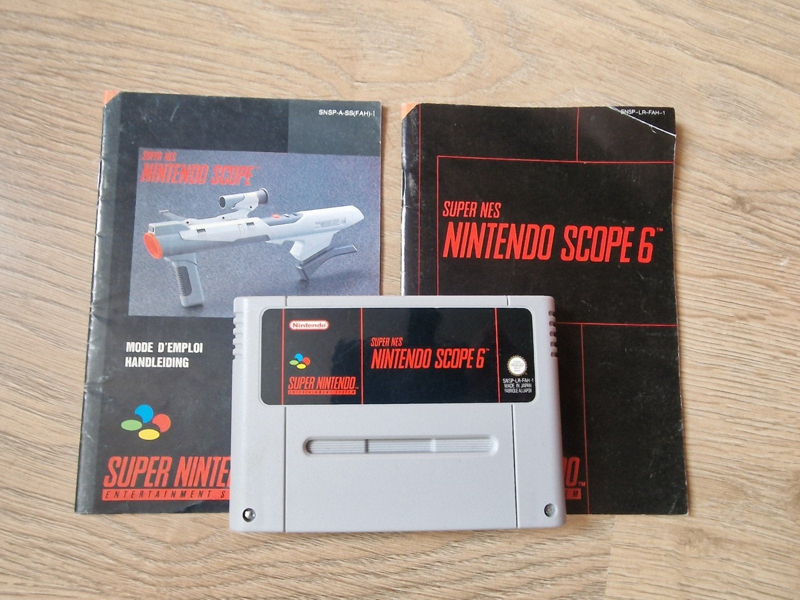 Super Nintendo Scope 6 met handleiding, Spelcomputers en Games, Games | Nintendo Super NES, Ophalen of Verzenden