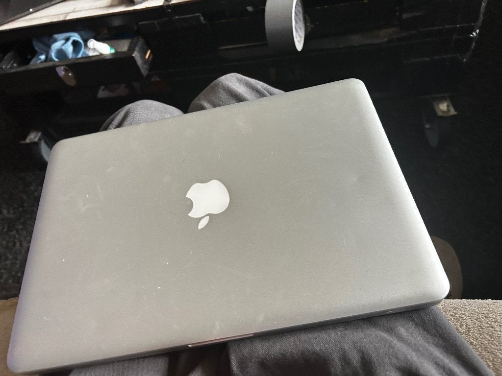 Apple MacBook