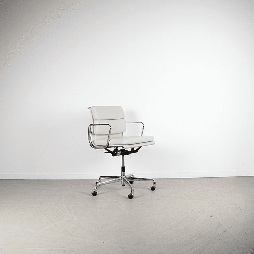 Vitra Eames EA 217 Bureaustoel Clay Leer - Chroom, Niet ingevuld, Zo goed als nieuw, Niet ingevuld, Niet ingevuld