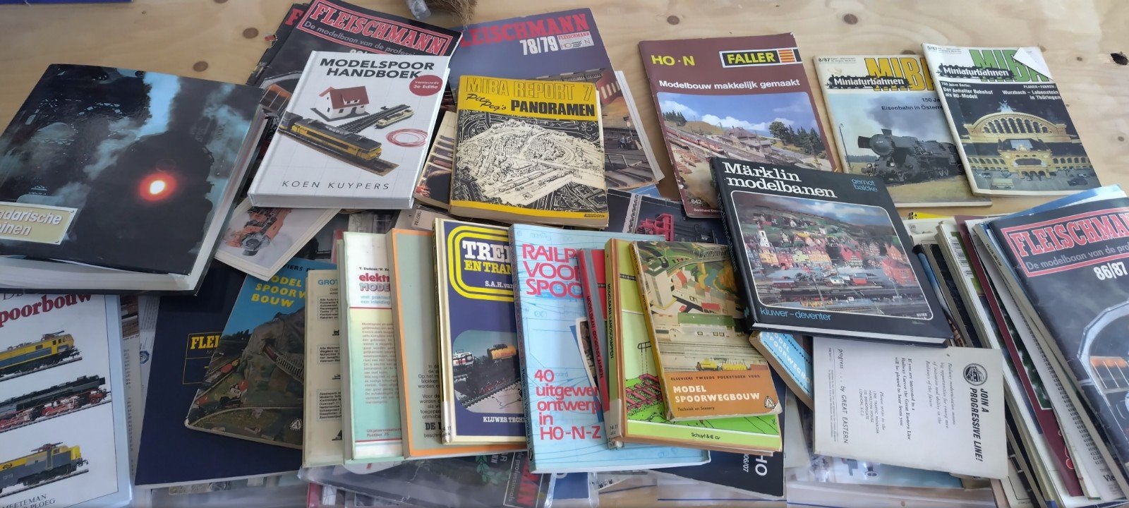 Grote partij modelspoor boeken, handboeken en tijdschriften, Ophalen of Verzenden, Gelijkstroom of Wisselstroom, Boek, Tijdschrift of Catalogus