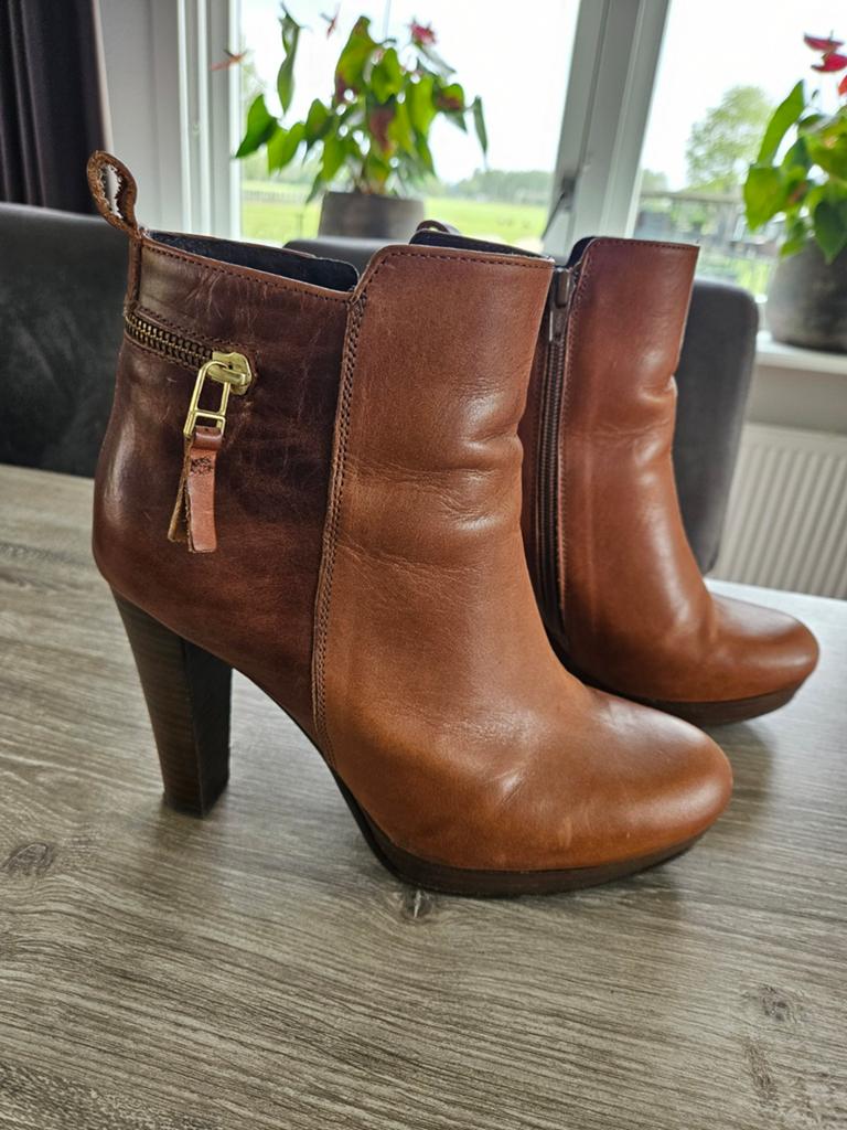 Schoenen Sacha essentials maat 40, cognac kleurig, Ophalen of Verzenden, Zo goed als nieuw, Zwart, Sneakers of Gympen