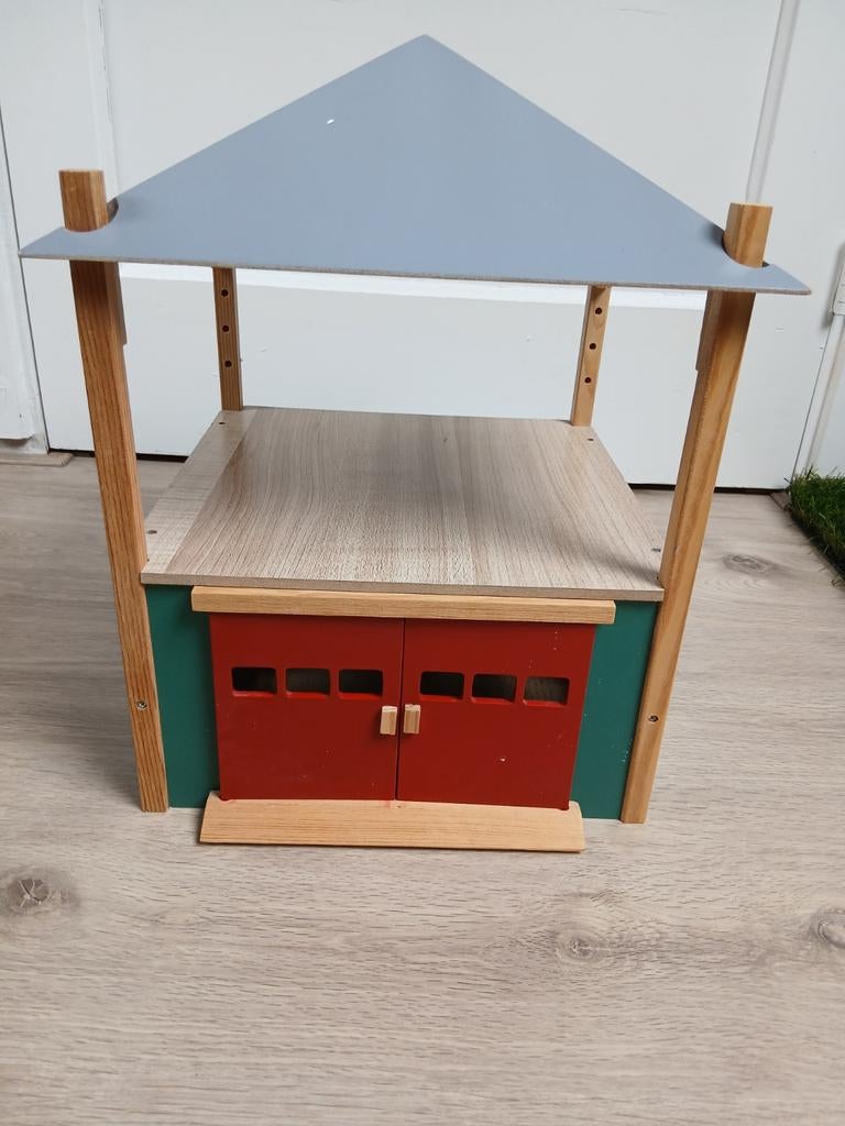 Kidsglobe houten hooischuur, Ophalen, Zo goed als nieuw