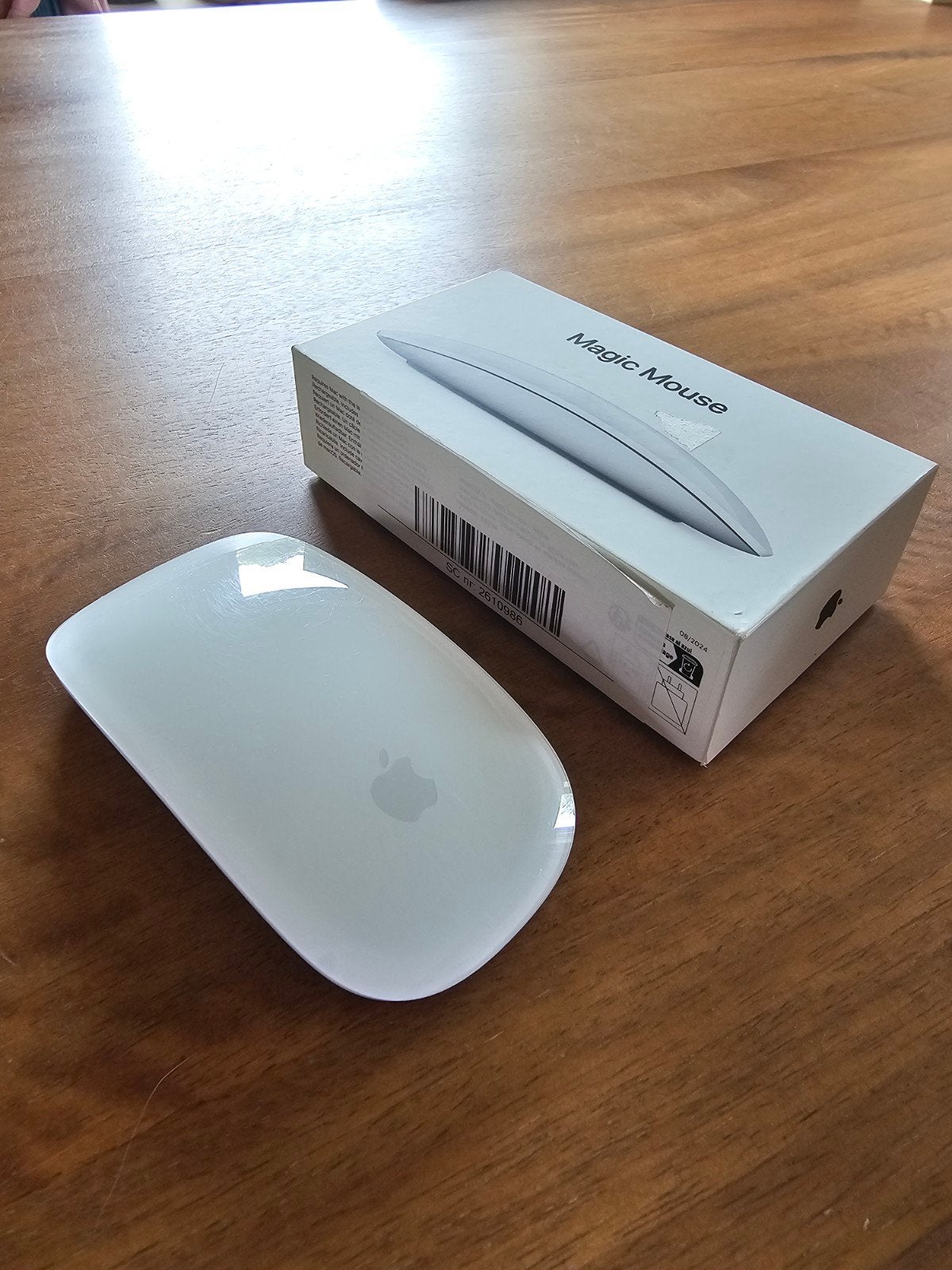 Apple Magic Mouse 2024, Computers en Software, Muizen, Muis, Ophalen of Verzenden, Zo goed als nieuw, Draadloos
