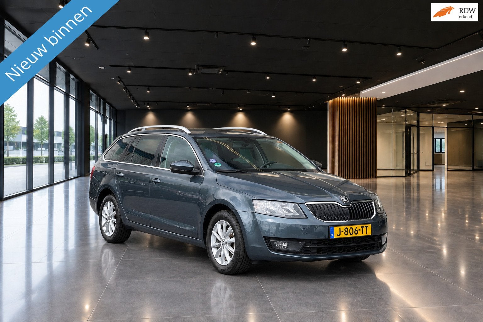 Skoda Octavia Combi 1.2 TSI GREENTECH STYLE / NW-DISTR + WP, Auto's, Voorwielaandrijving, Stof, Gebruikt, Euro 6