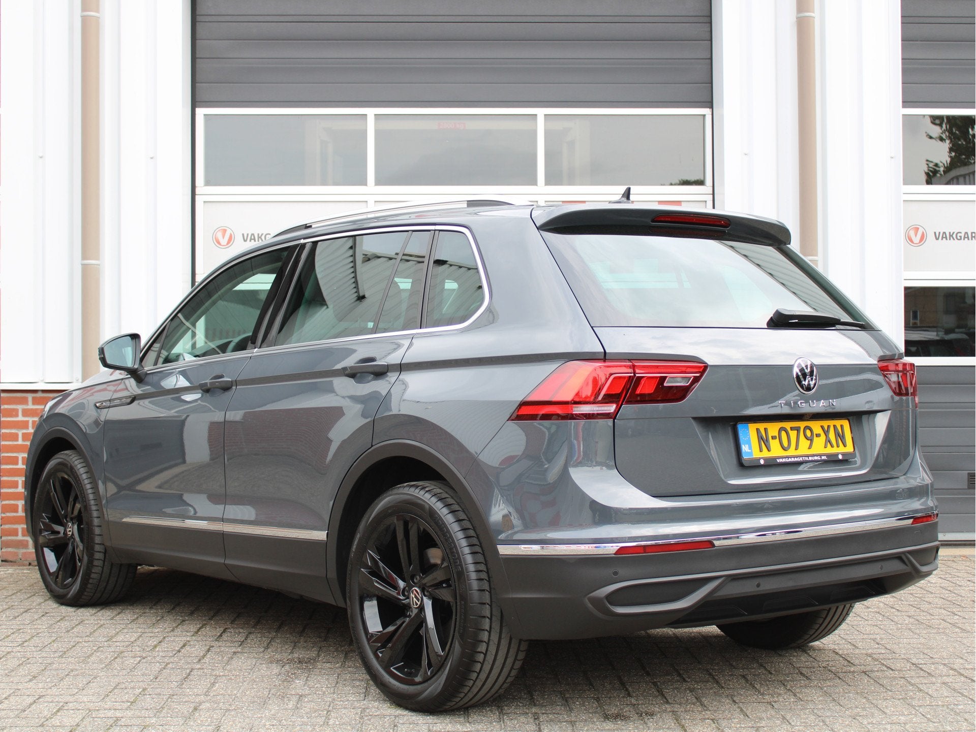 Volkswagen Tiguan 1.5 TSI Sport Business /NAVI/Camera/19'LM/, Stof, Euro 6, 4 cilinders, 1404 kg
