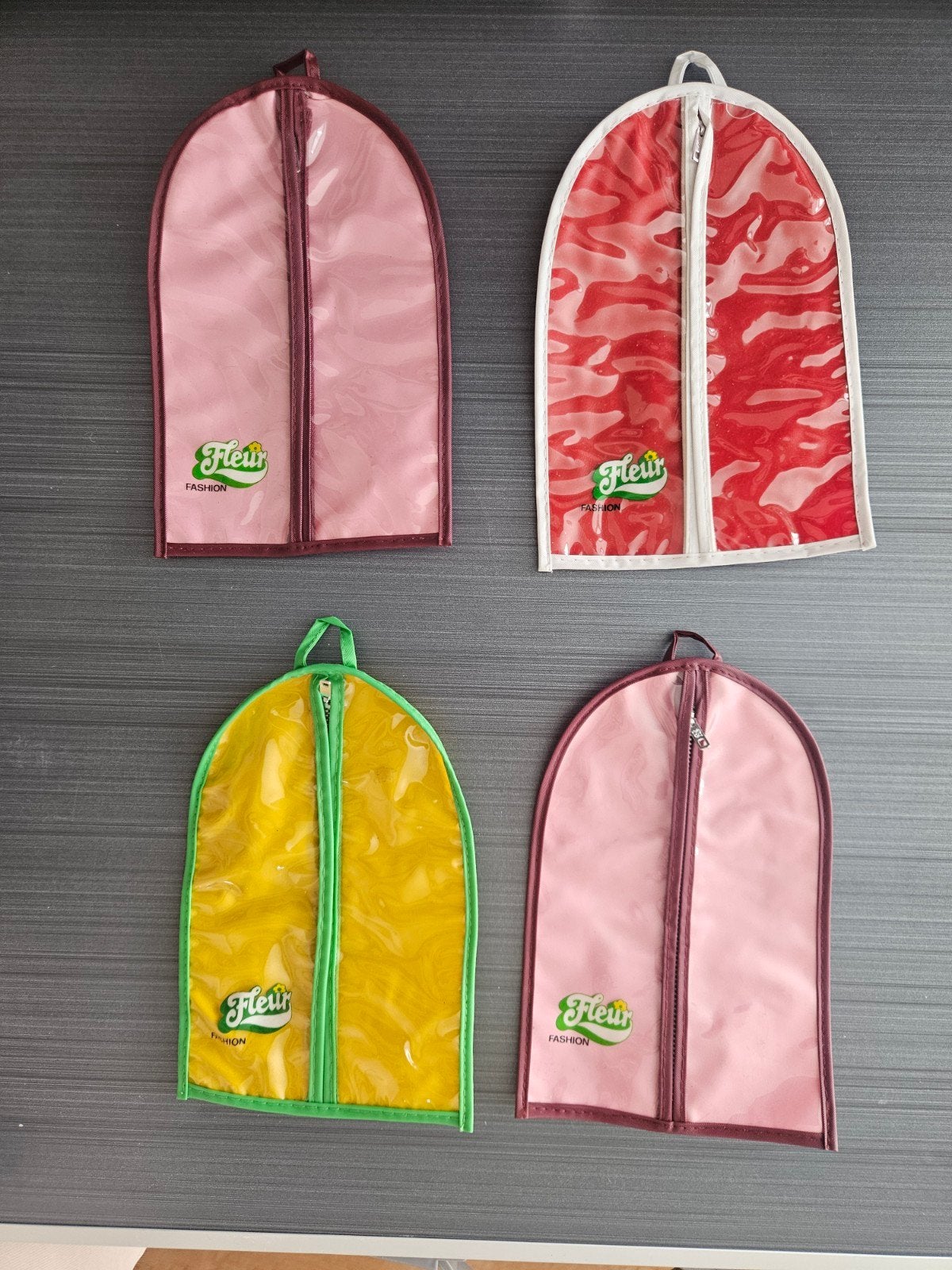 Fleur Barbie kleding hoezen, Ophalen of Verzenden, Gebruikt, Kleertjes