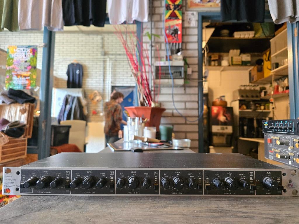 Behringer 5 band parametric equalizer x2, Ophalen of Verzenden, Gebruikt, Equalizer