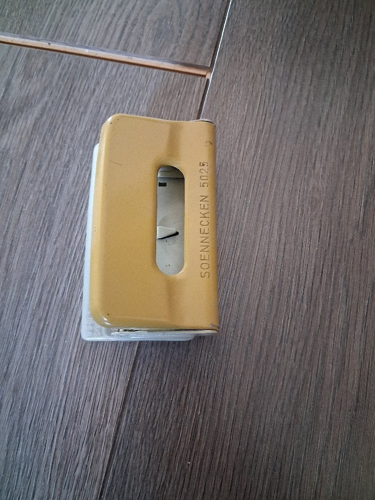 Kleine perforator van het merk SOENNECKEN 5025., Ophalen of Verzenden, Gebruikt
