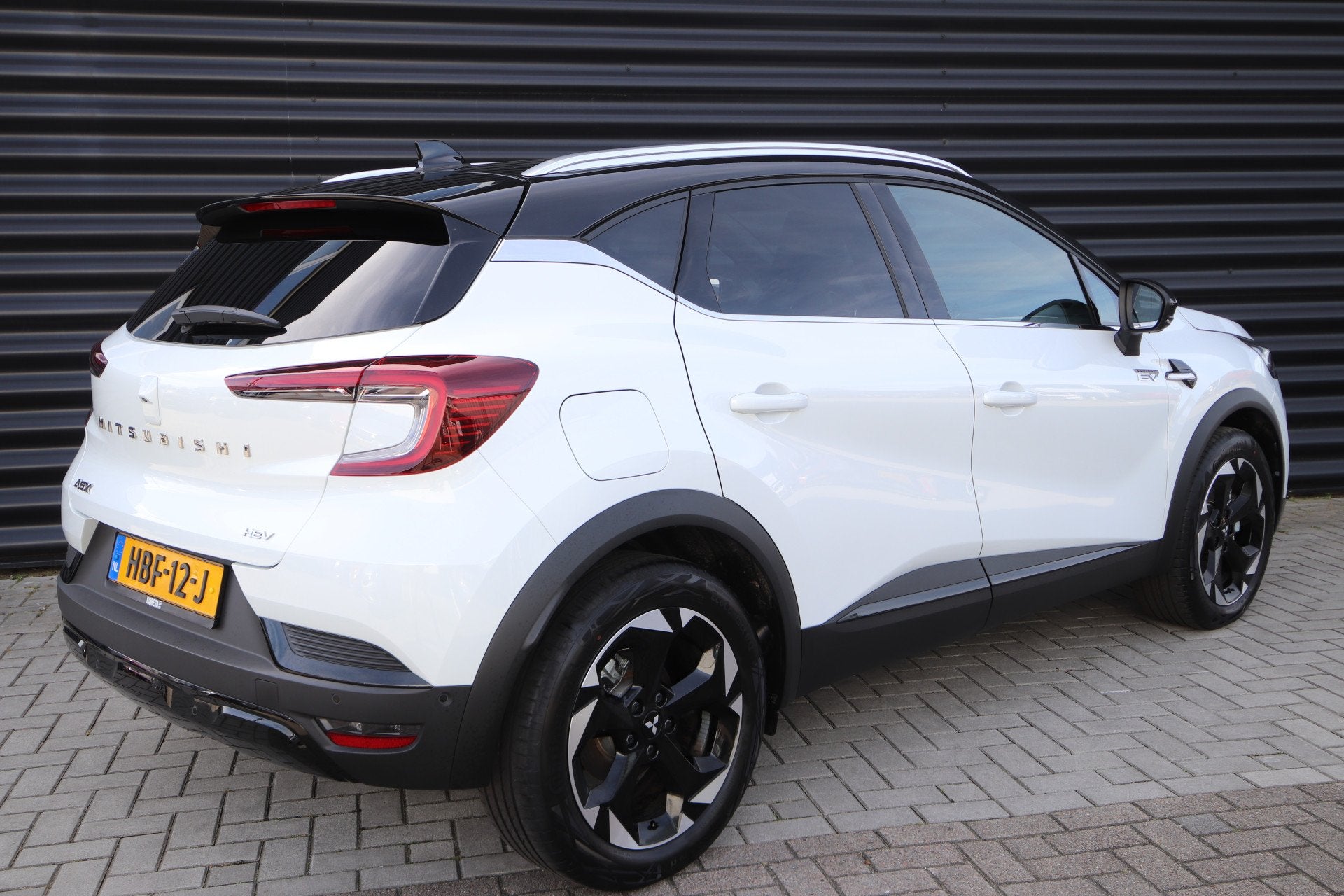 Mitsubishi ASX 1.6 HEV AT First Edition NL-Auto, Zwart dak,, Auto's, Stof, Gebruikt, 4 cilinders, Wit