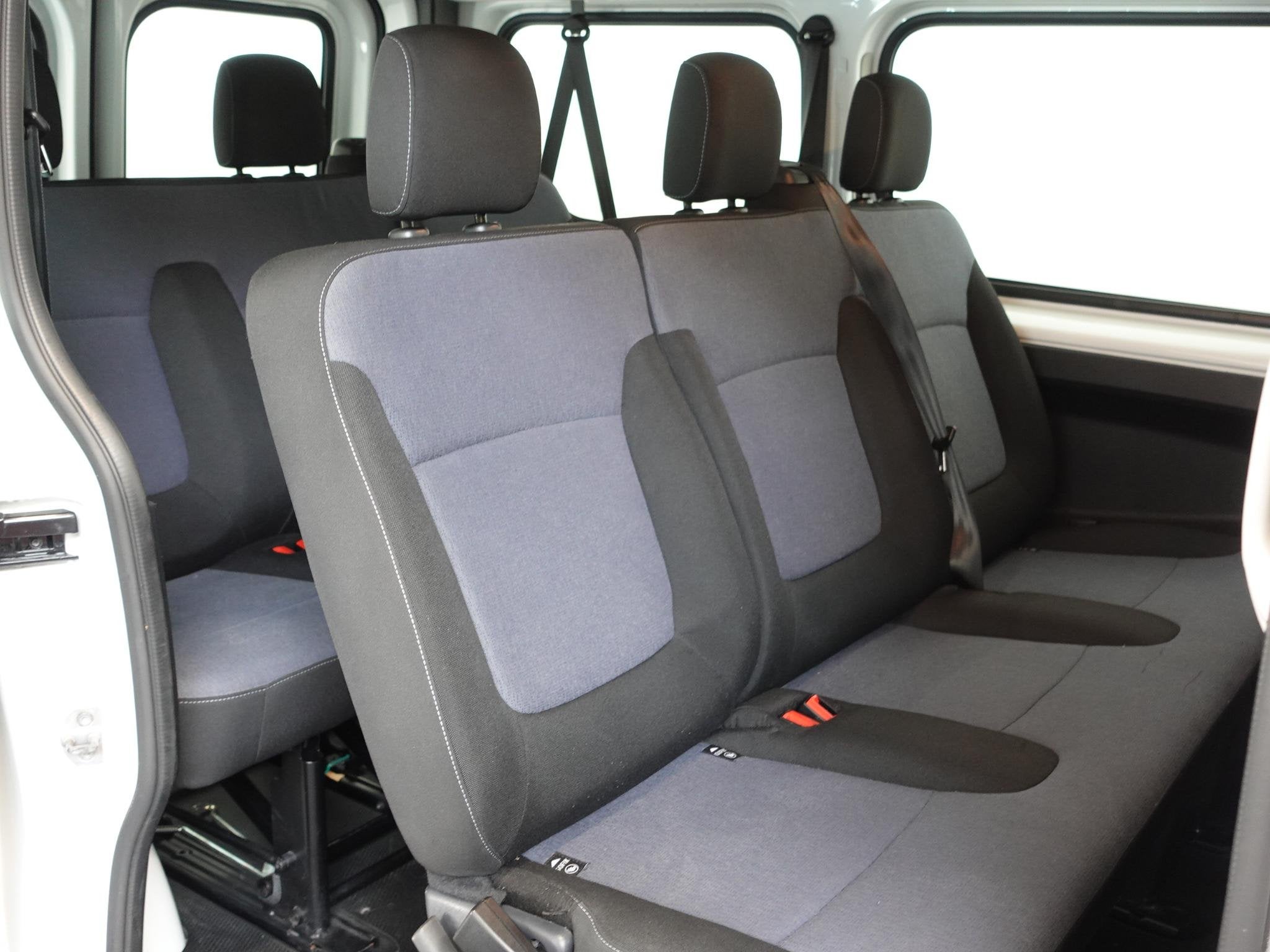 Opel Vivaro Combi 1.6 CDTI L1H1 9persoons PERSONENBUS Opel V, Auto's, Voorwielaandrijving, Stof, Euro 6, 2000 kg