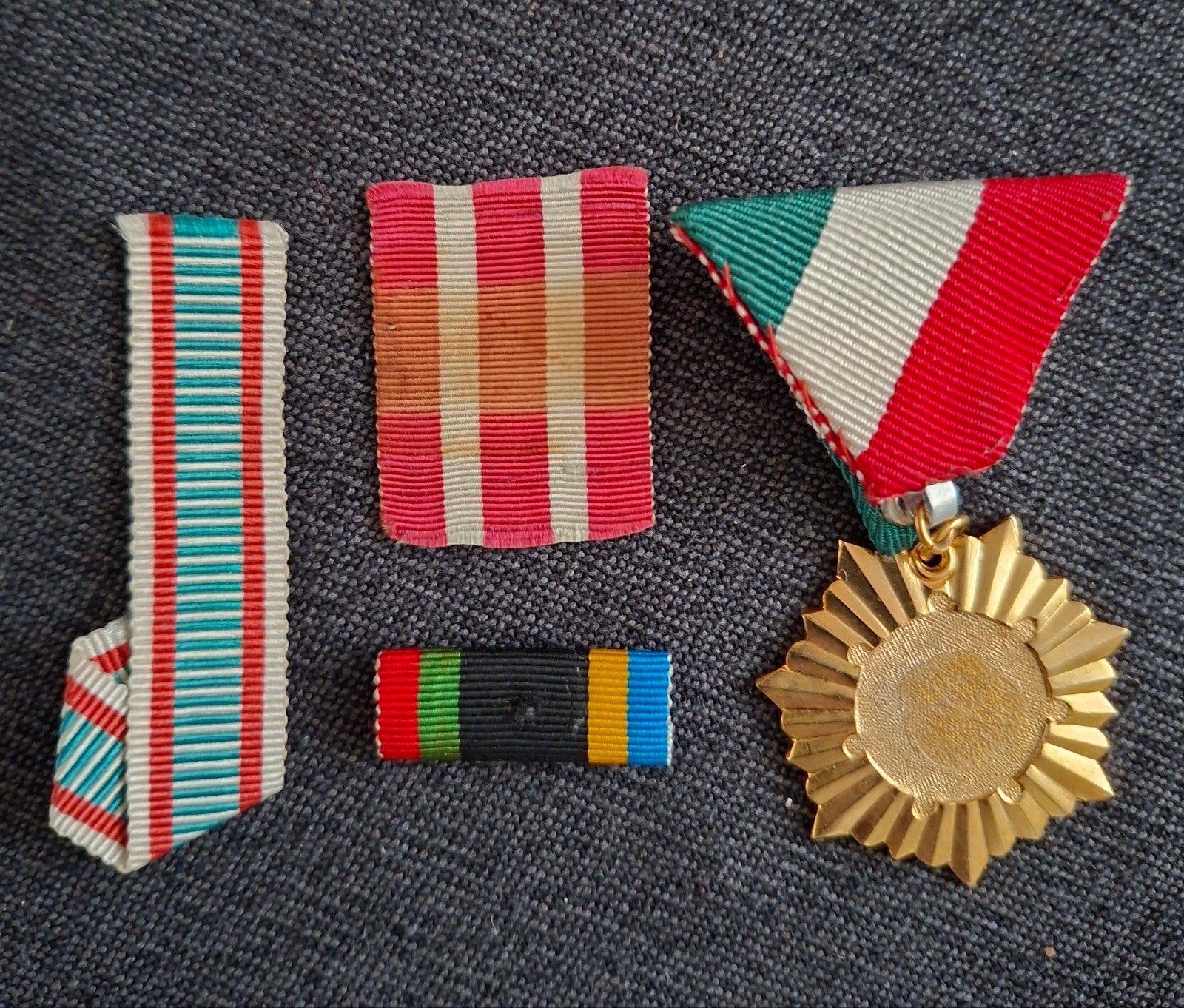 Diverse buitenlandse items, Verzenden, Landmacht, Duitsland, Embleem of Badge