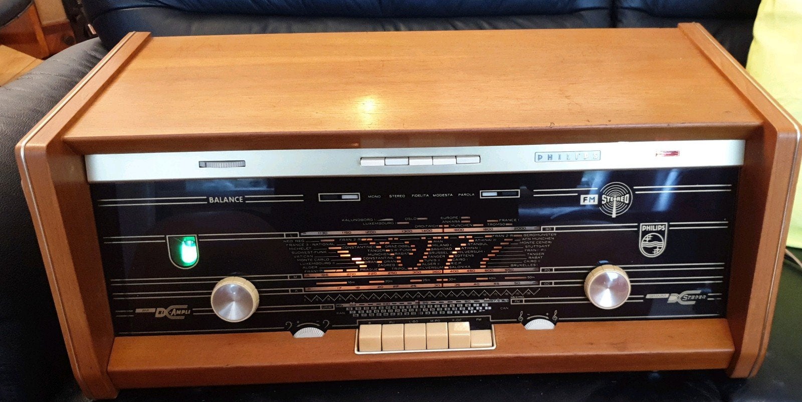 Philips buizenradio B6X43A/01 stereo - nette staat, spelend, Ophalen of Verzenden