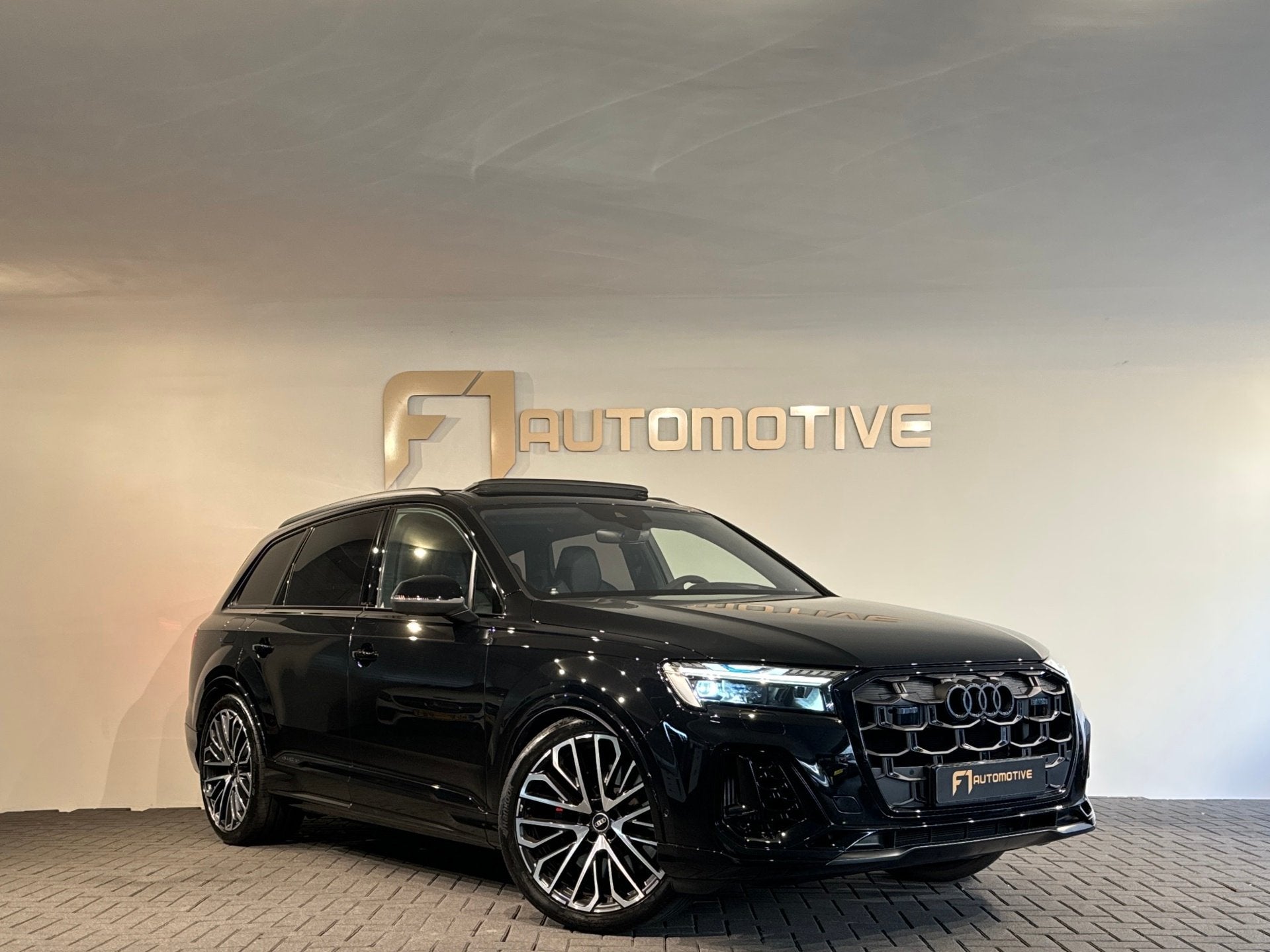 Audi SQ7 4.0 TFSI quattro 7p Pano|4-Wielsturing|Massage|Soft, Auto's, Automaat, 2240 kg, Gebruikt, 507 pk