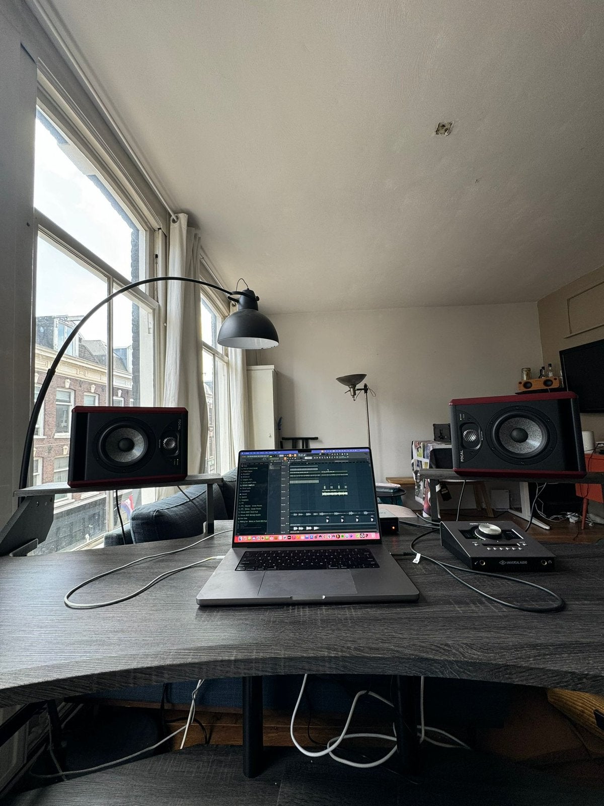 Muziek studio bureau, Ophalen, Zo goed als nieuw