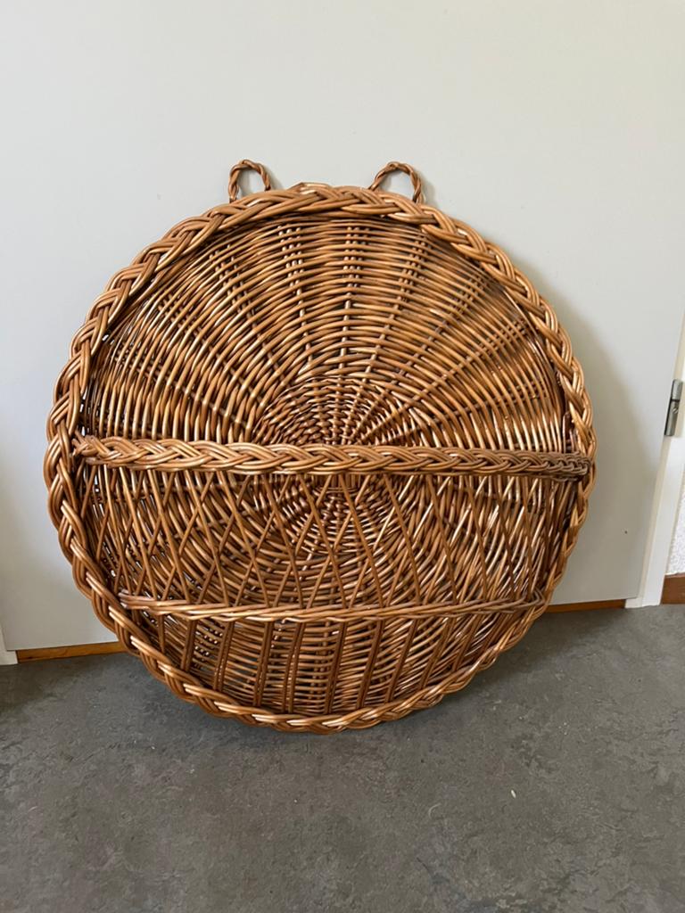 Rotan/ rieten hang lectuurmand., Verzenden, Zo goed als nieuw