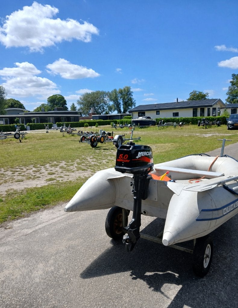 Quicksilver Inflatable 270 Airdeck + Motor + Dolly, Watersport en Boten, Rubberboten, Ophalen, Gebruikt, Inclusief motor, Airdeck