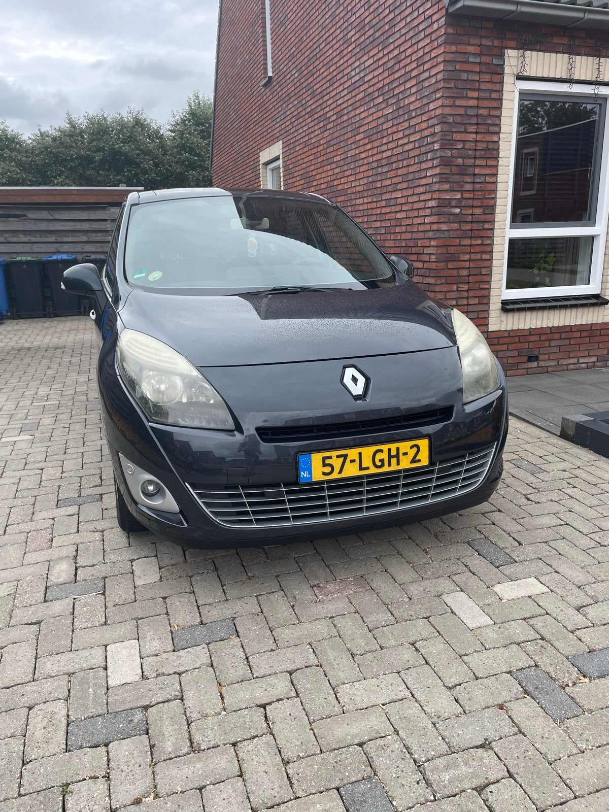 Renault Grand Scenic 2.0 16V 103KW CVT 5P 2010 Grijs, Auto's, 4 cilinders, Origineel Nederlands, 75 €/maand, Particulier