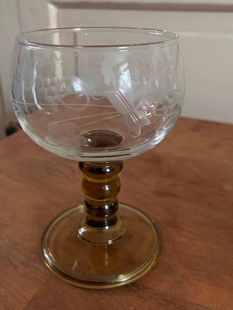 Set van 2 vintage Roemer wijnglazen met gegraveerd decor, Ophalen of Verzenden