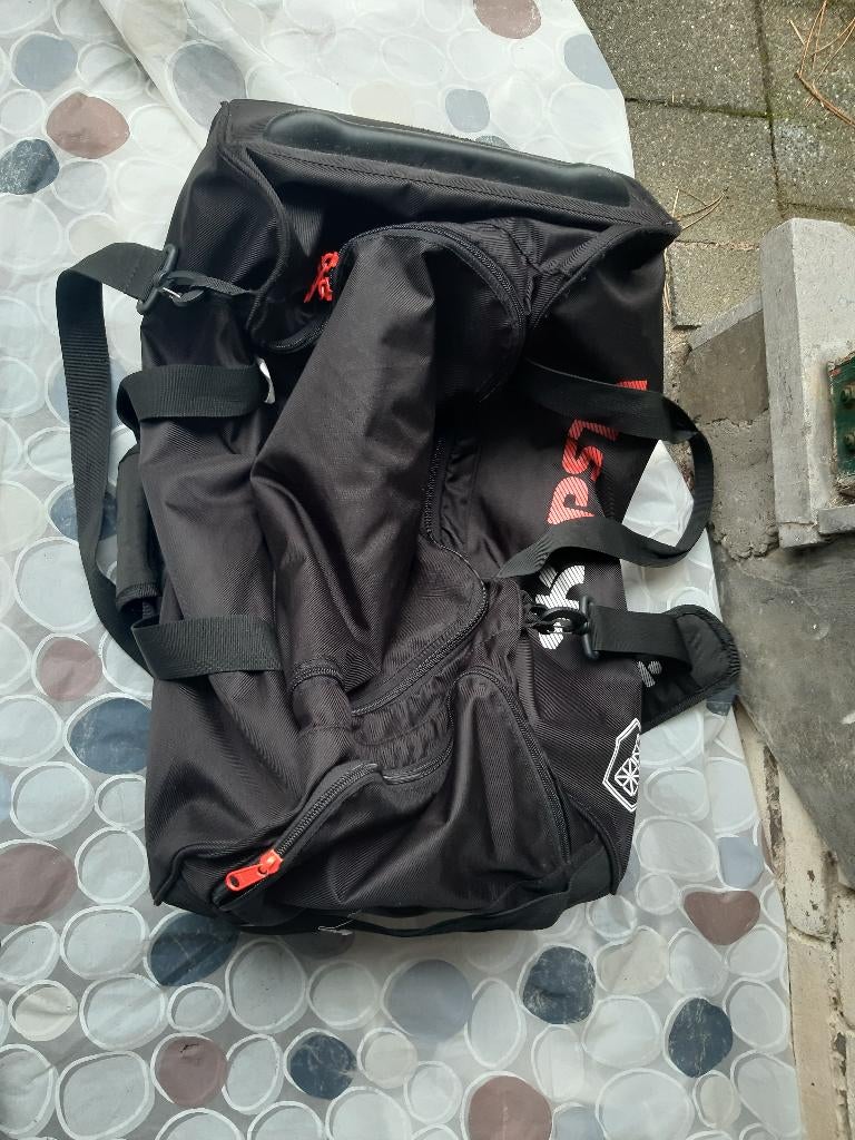 Koffer, zwart, Trolly, Kipsta, op twee stevige wielen., Wieltjes, Gebruikt, Minder dan 35 cm, Zacht kunststof