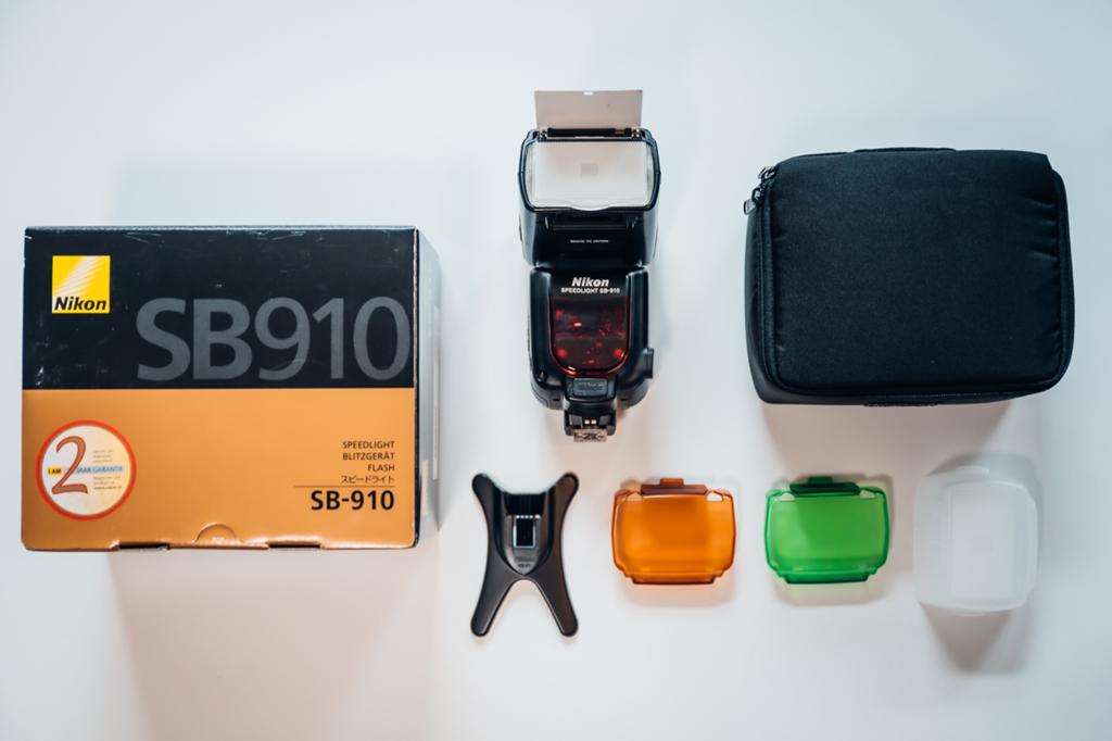 Nikon Speedlight SB-910 flitser met accessoires, Ophalen of Verzenden, Zo goed als nieuw, Nikon, Kantelbaar