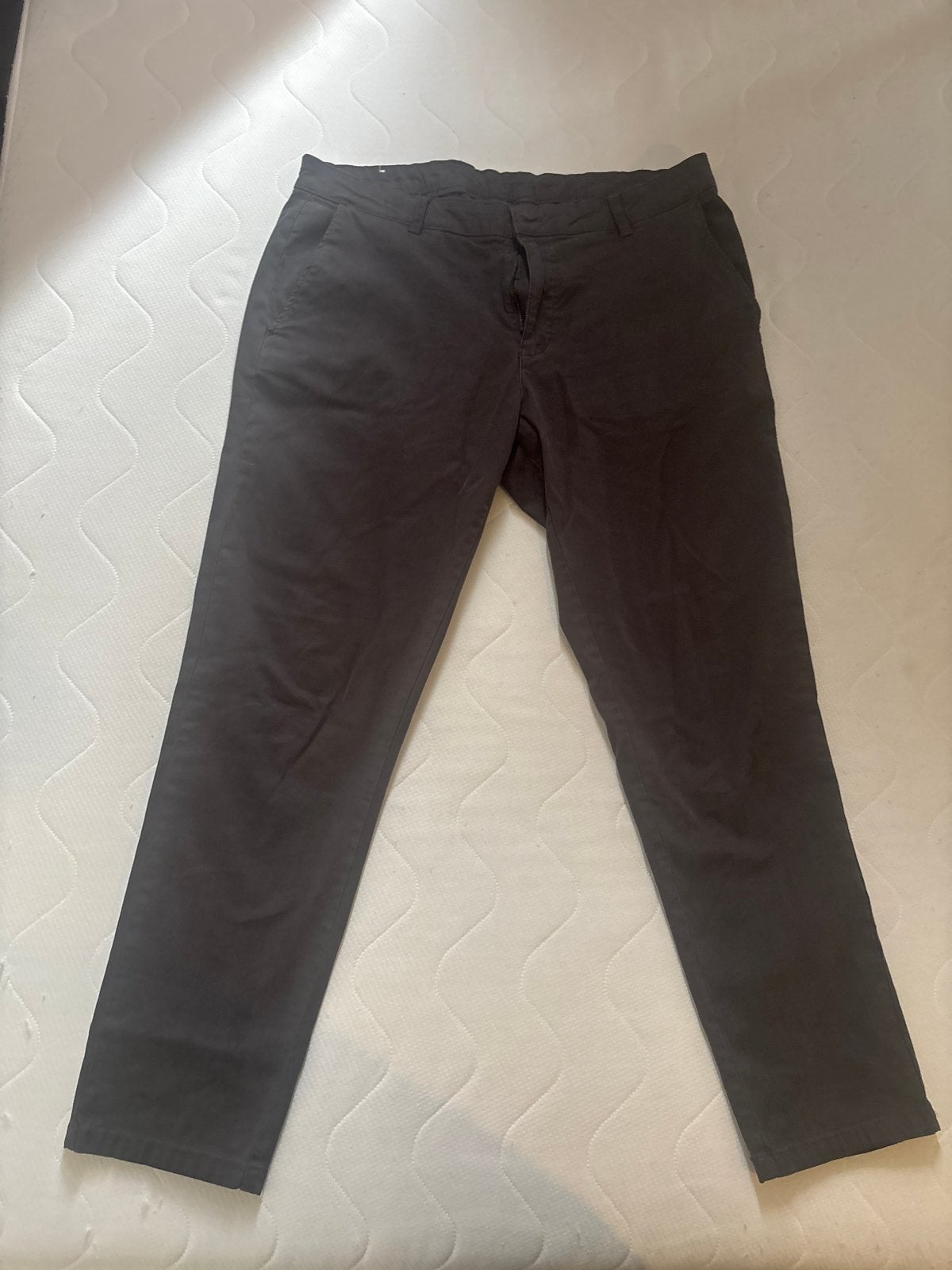 Donkergrijze Chino Broek - Maat 48/50 (M), Kleding | Heren, Broeken en Pantalons, Ophalen, Zo goed als nieuw, Maat 48/50 (M), Grijs