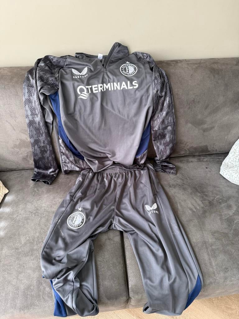 Feyenoord Trainingspak Castore QTerminals Maat xxl, Maat 48/50 (M), Ophalen of Verzenden, Voetbal, Grijs