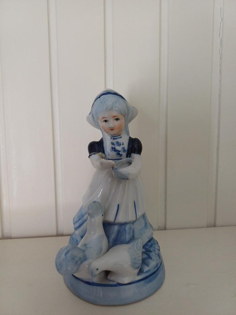 Delfts Blauw beeldje: Meisje met ganzen, handgeschilderd, Ophalen of Verzenden