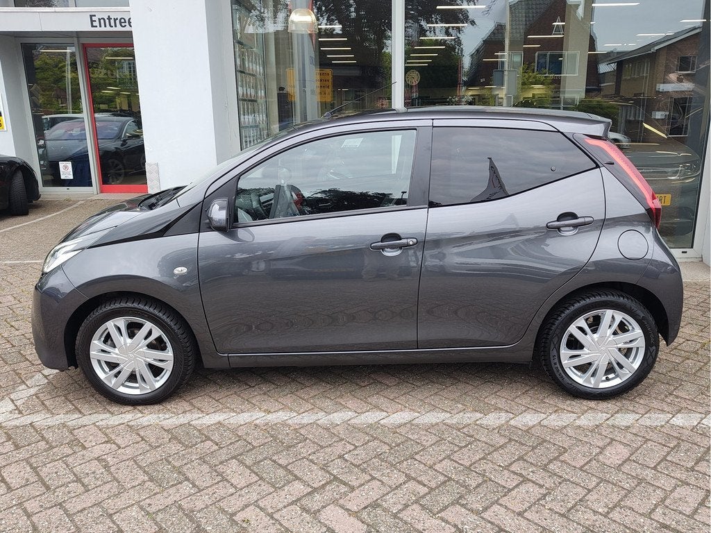 Toyota Aygo 1.0 VVT-i X-PLAY Carplay/Android | Camera HD | A, Voorwielaandrijving, 12 maanden, Stof, Gebruikt