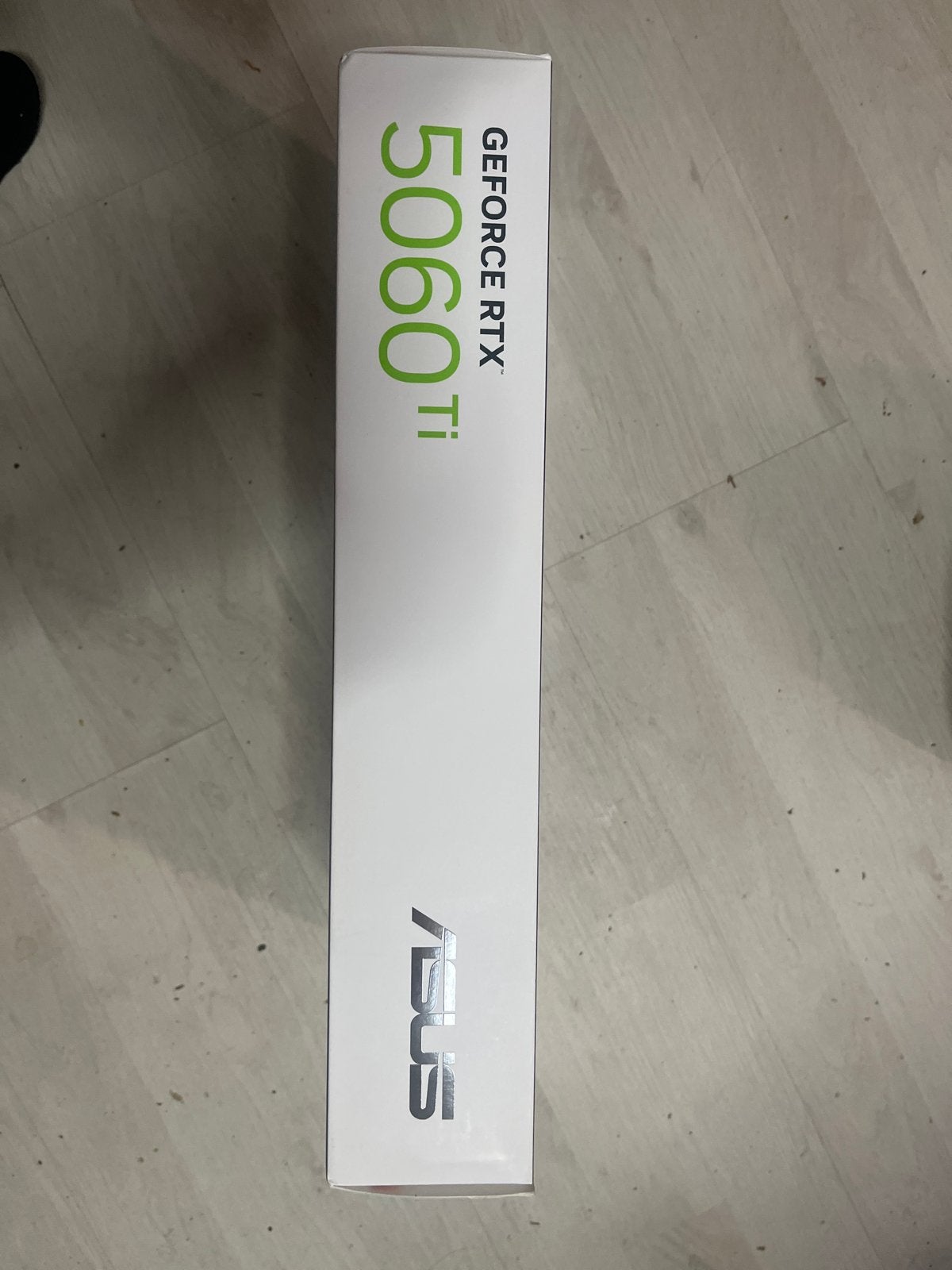 Foto 4 van ASUS Dual GeForce RTX 5060 Ti 8GB GDDR7 Videokaart