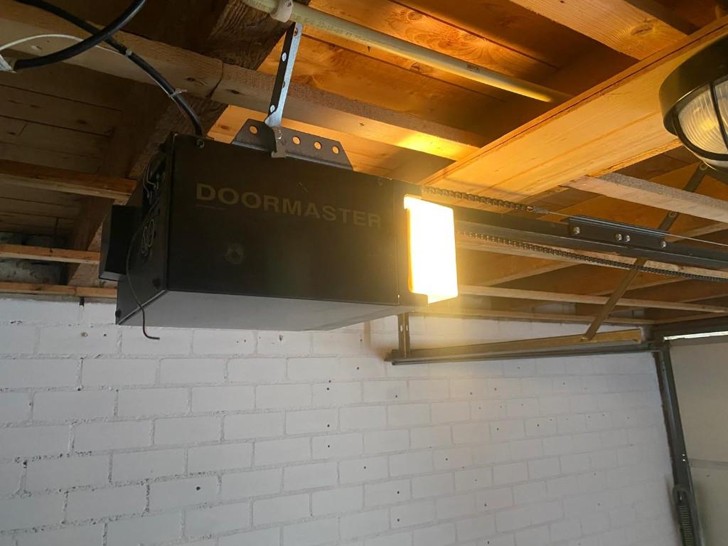 elektrische garagedeuropener, Ophalen, Gebruikt, 120 cm of meer, Garagedeur