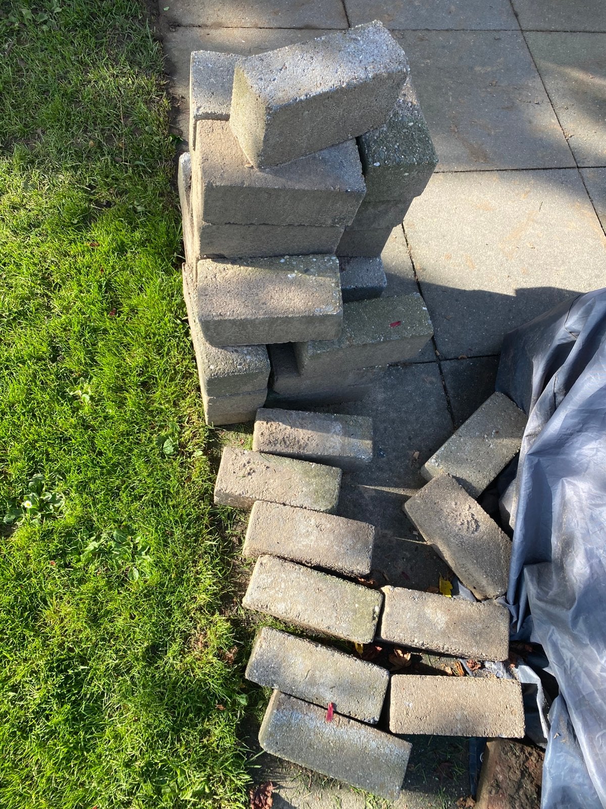 Gratis af te haken 5 m2 klinkers, Tuin en Terras, Ophalen, Zo goed als nieuw, Beton, Klinkers