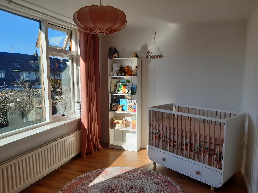 babybedje met lades, Ophalen of Verzenden, Zo goed als nieuw, Lattenbodem, Minder dan 140 cm