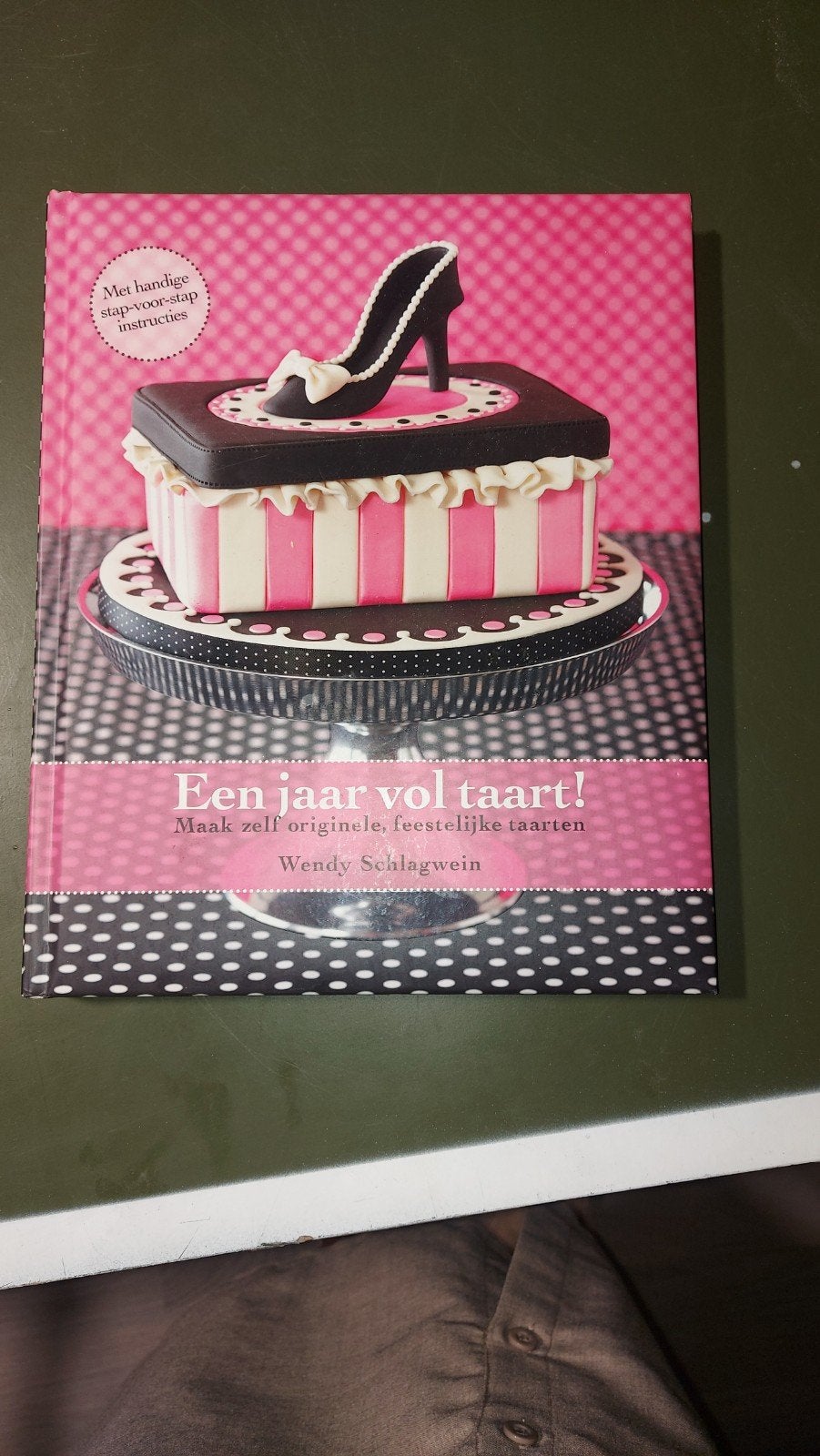 Een jaar vol taart! Bakboek met originele taarten, Ophalen of Verzenden, Zo goed als nieuw, Wendy Schlagwein, Taart, Gebak en Desserts