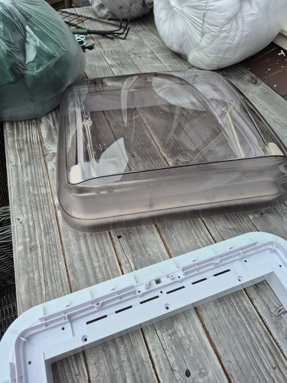 Dakraam camper/caravan 40x40 - hoekje afgebroken, Ophalen, Zo goed als nieuw