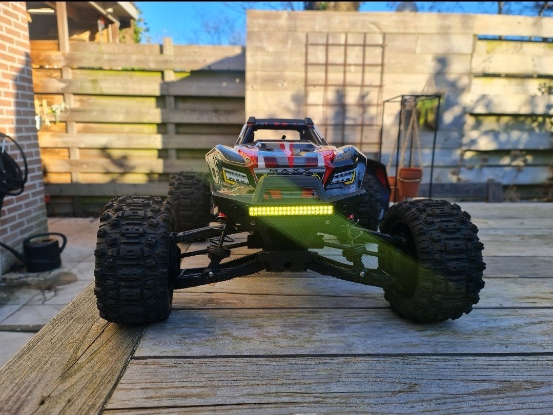 Traxxas Maxx V2 4S - stalen aandrijfassen - LED kit - belted, Ophalen of Verzenden, Gebruikt