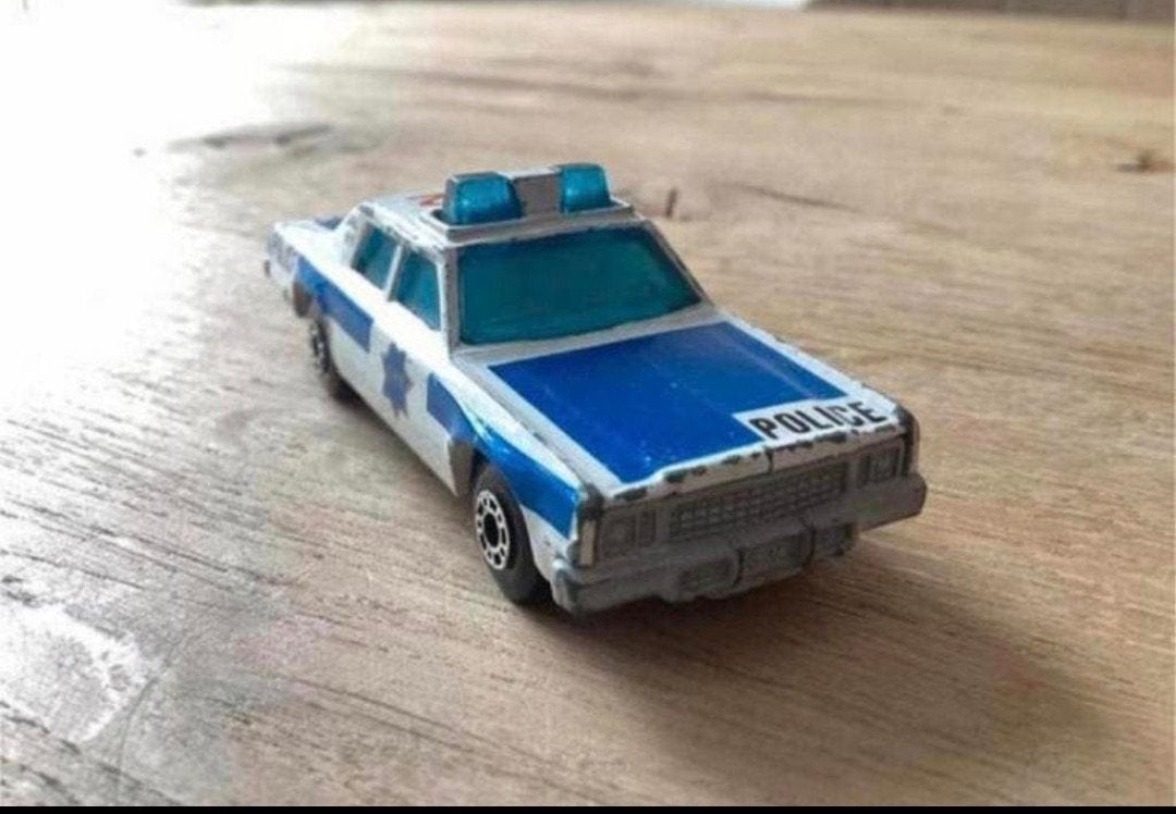 Matchbox Plymouth Gran Fury Police – G12 – Made in Macau, Ophalen of Verzenden, Gebruikt, Auto