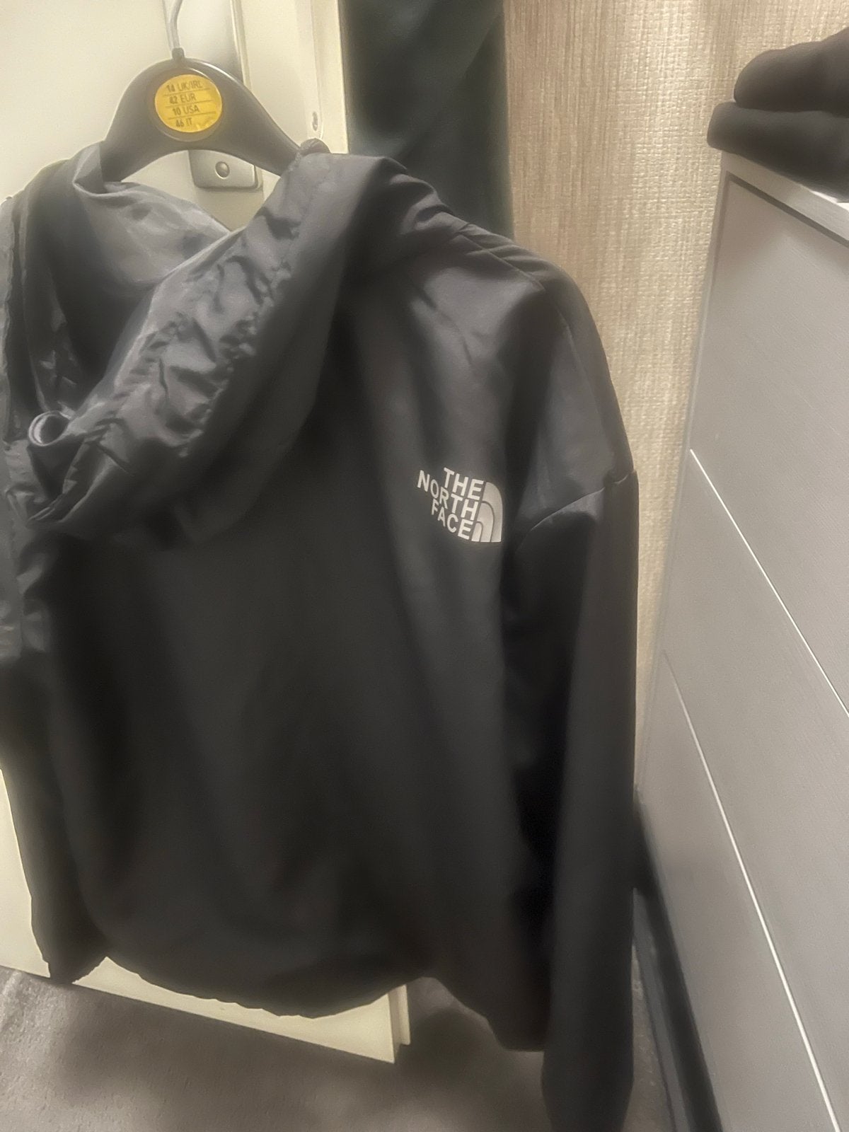 The North Face Zwart Windjack Maat L, Ophalen of Verzenden, Zo goed als nieuw, Maat 52/54 (L), Zwart