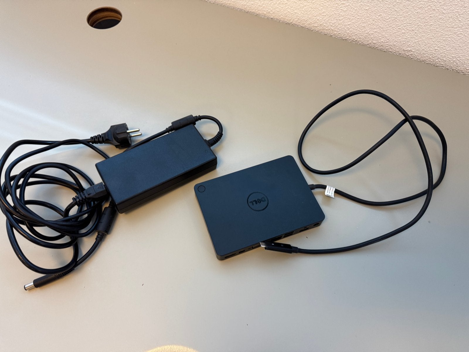2x Dell Docking Station met Voeding voor pc & mac, Ophalen of Verzenden, Zo goed als nieuw, Docking station, Laptop