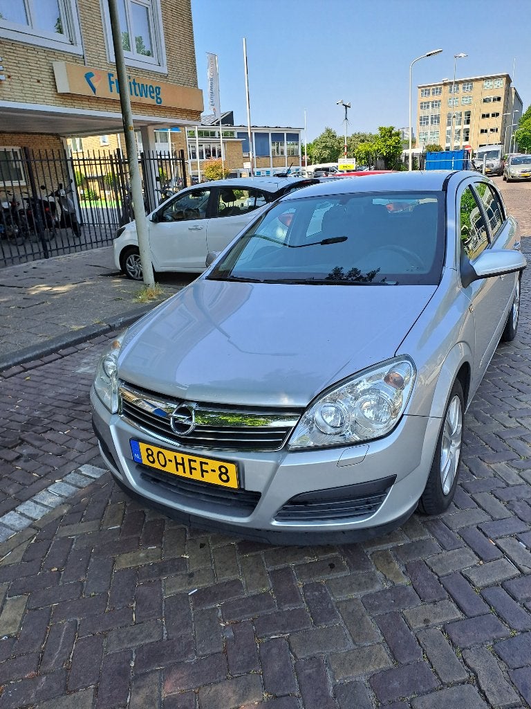 Opel Astra 1.6 16V 5D Easytronic 85KW 2008 Grijs, Stof, 4 cilinders, 635 kg, Origineel Nederlands