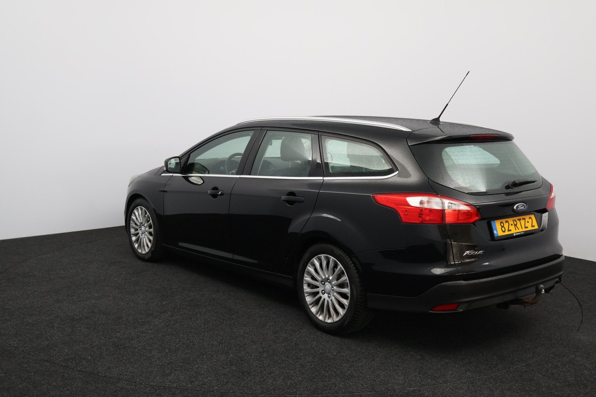 Ford FOCUS Wagon 1.6 EcoBoost Titanium/ Trekhaak/ Voorruitve, Auto's, Gebruikt, Zwart, 4 cilinders, 150 pk