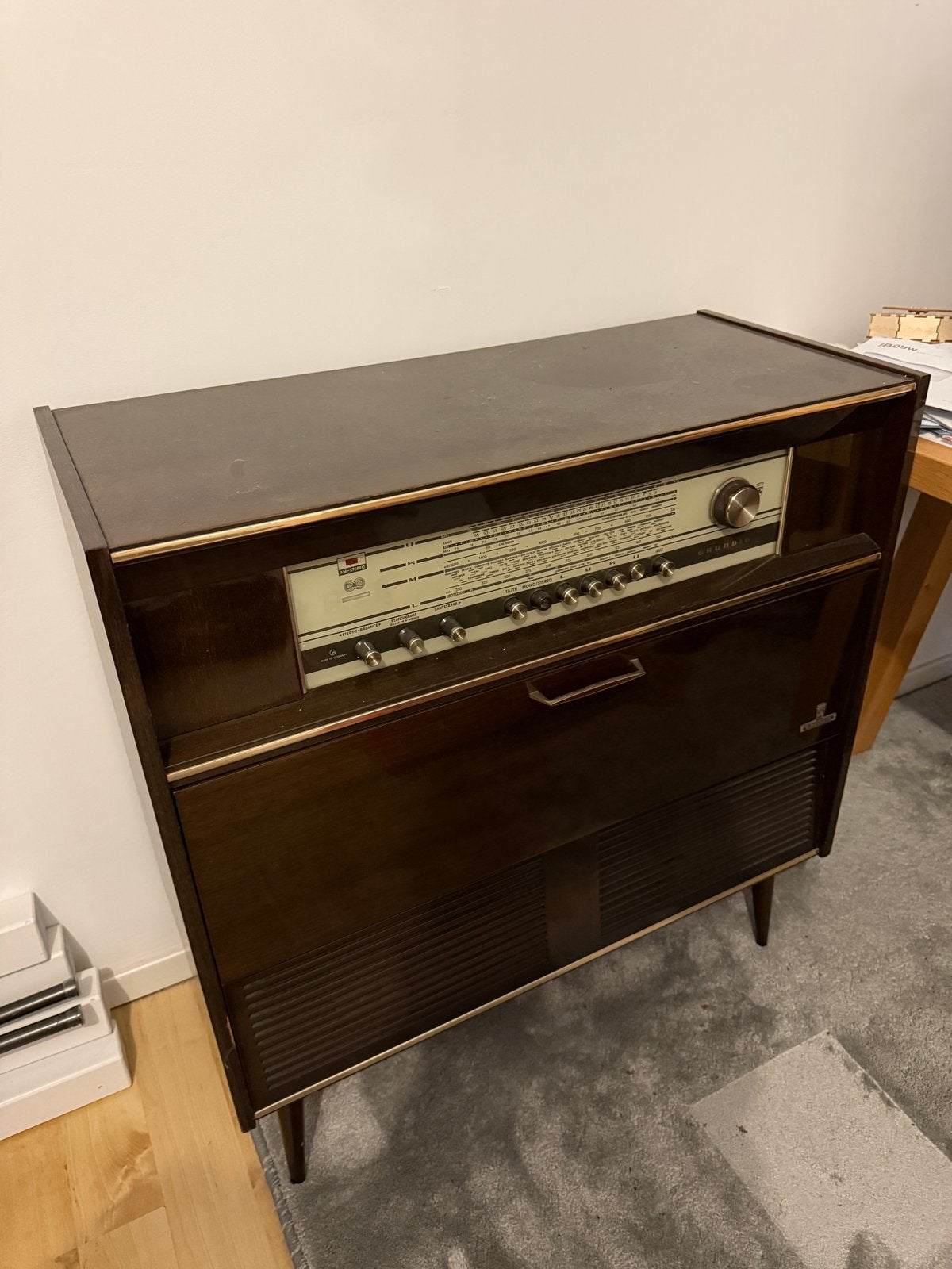 Vintage Grundig Como D/51 Stereokonzertschrank met platenspe, Antiek en Kunst, Ophalen
