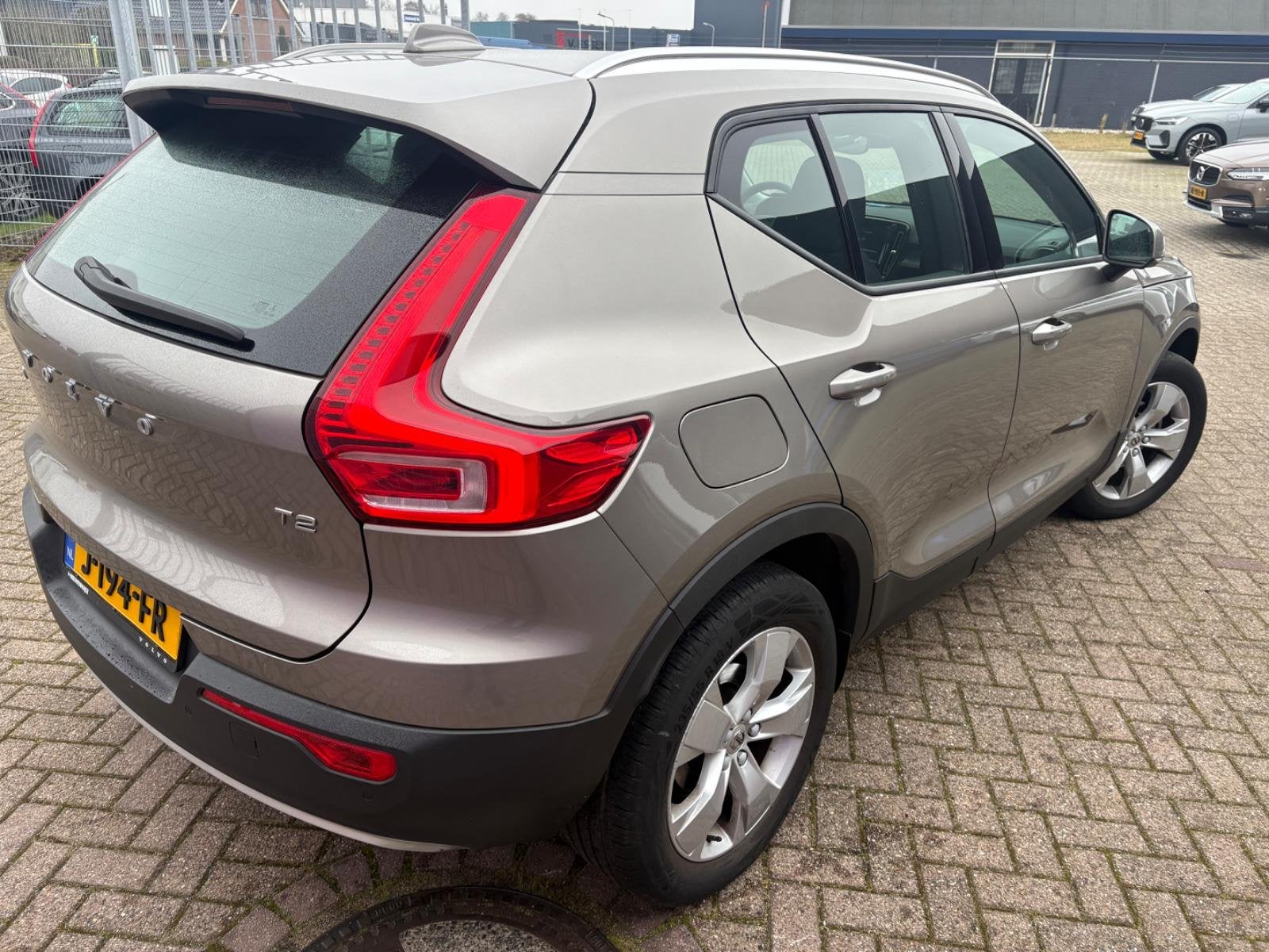 Volvo XC40 1.5 T2 Business Pro | Stoelverwarming | Stuurverw, Automatische klimaatregeling, Gebruikt, Euro 6, 129 pk